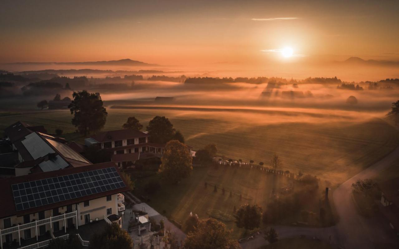 Wellness Natur Resort Gut Edermann Teisendorf Exteriör bild